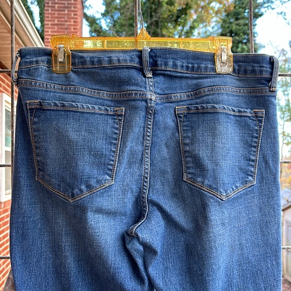 Old Navy Original Mid-Rise Denim Blue Jeans Petite Frayed Hem Distressed 12P - Picture 8 of 16